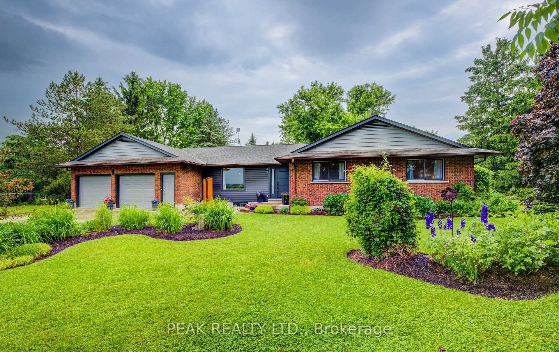 858 Nafziger Road photo 2