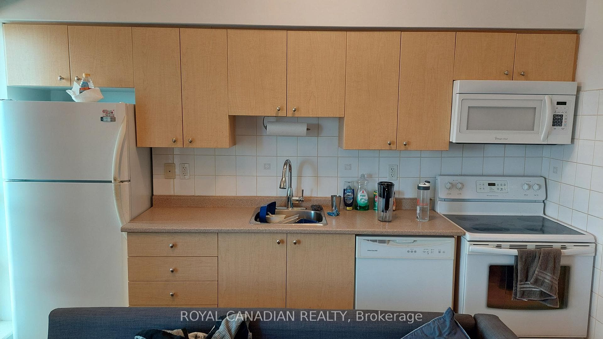 215 Queen Street Unit 1411 photo 2