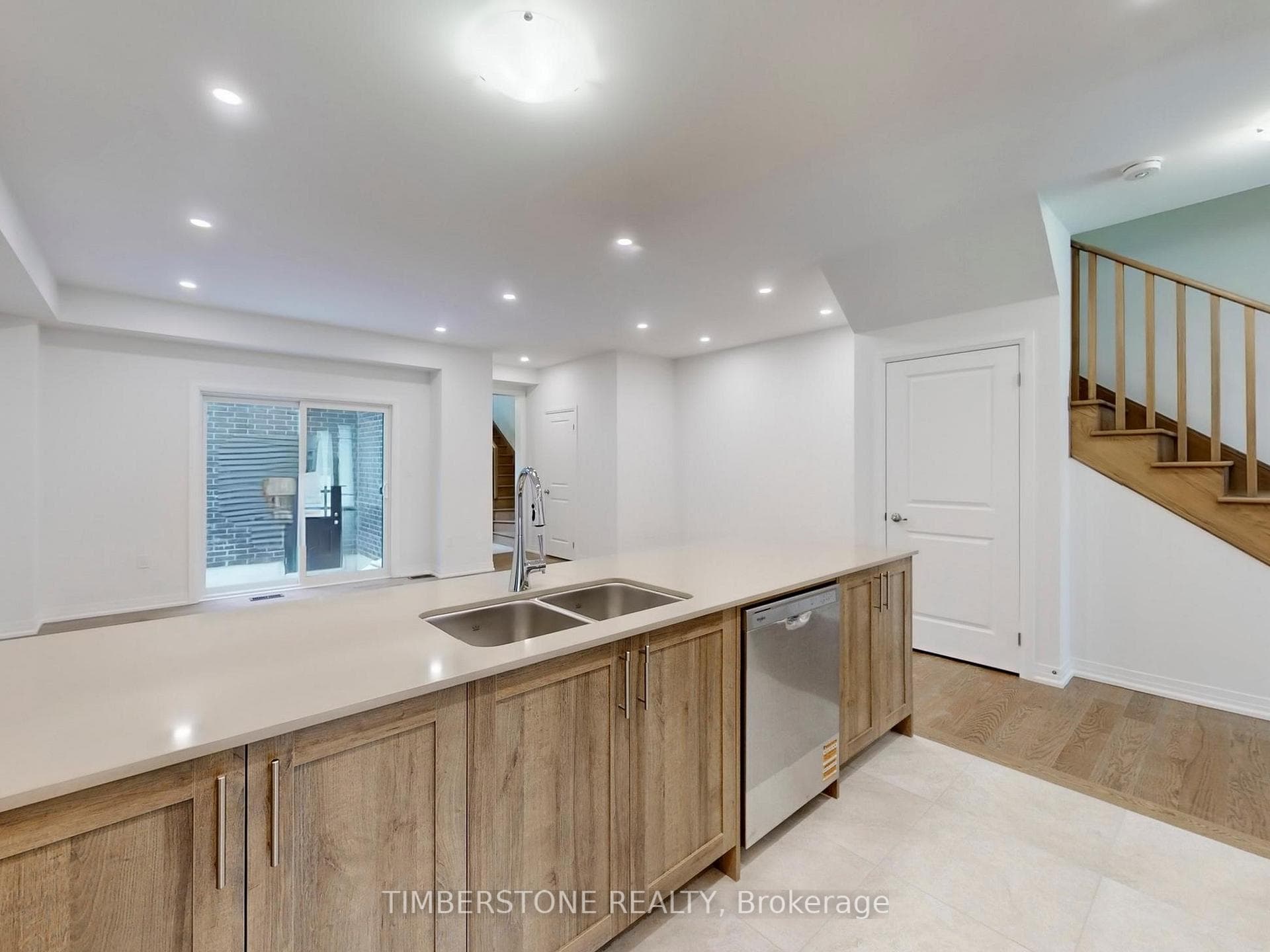 237 Coronation Road photo 12