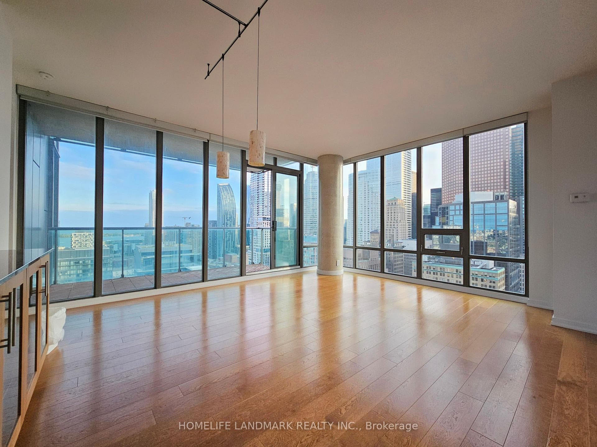 33 Lombard Street Unit 3301 photo 5