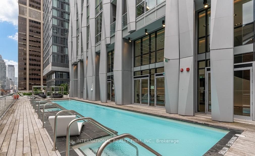 1 Yorkville Avenue Unit 607 photo 16