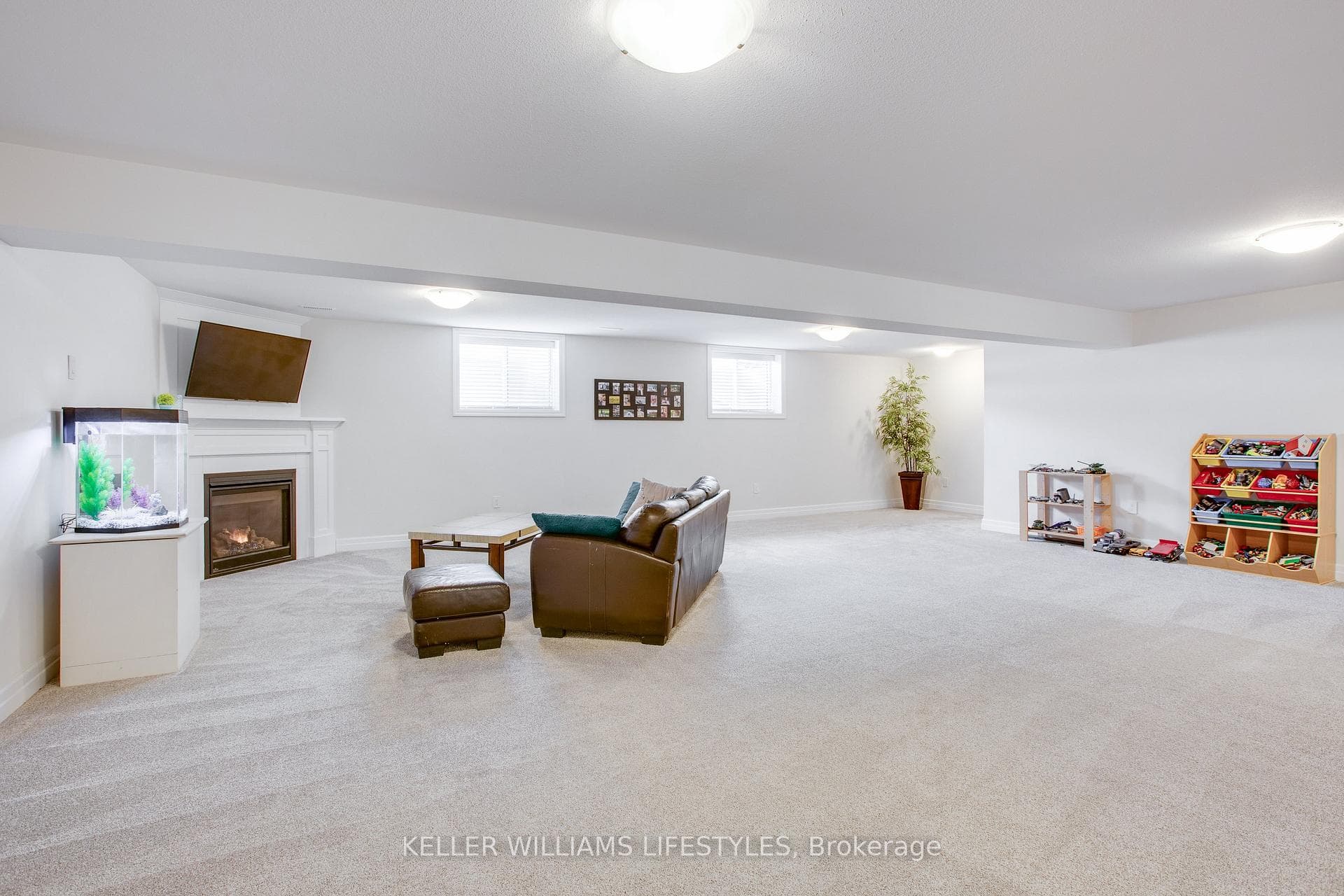 110 FIELD Street photo 25