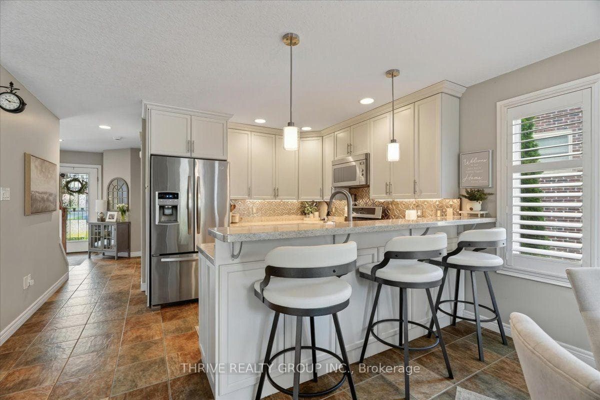 1571 Blackmaple Crescent photo 13
