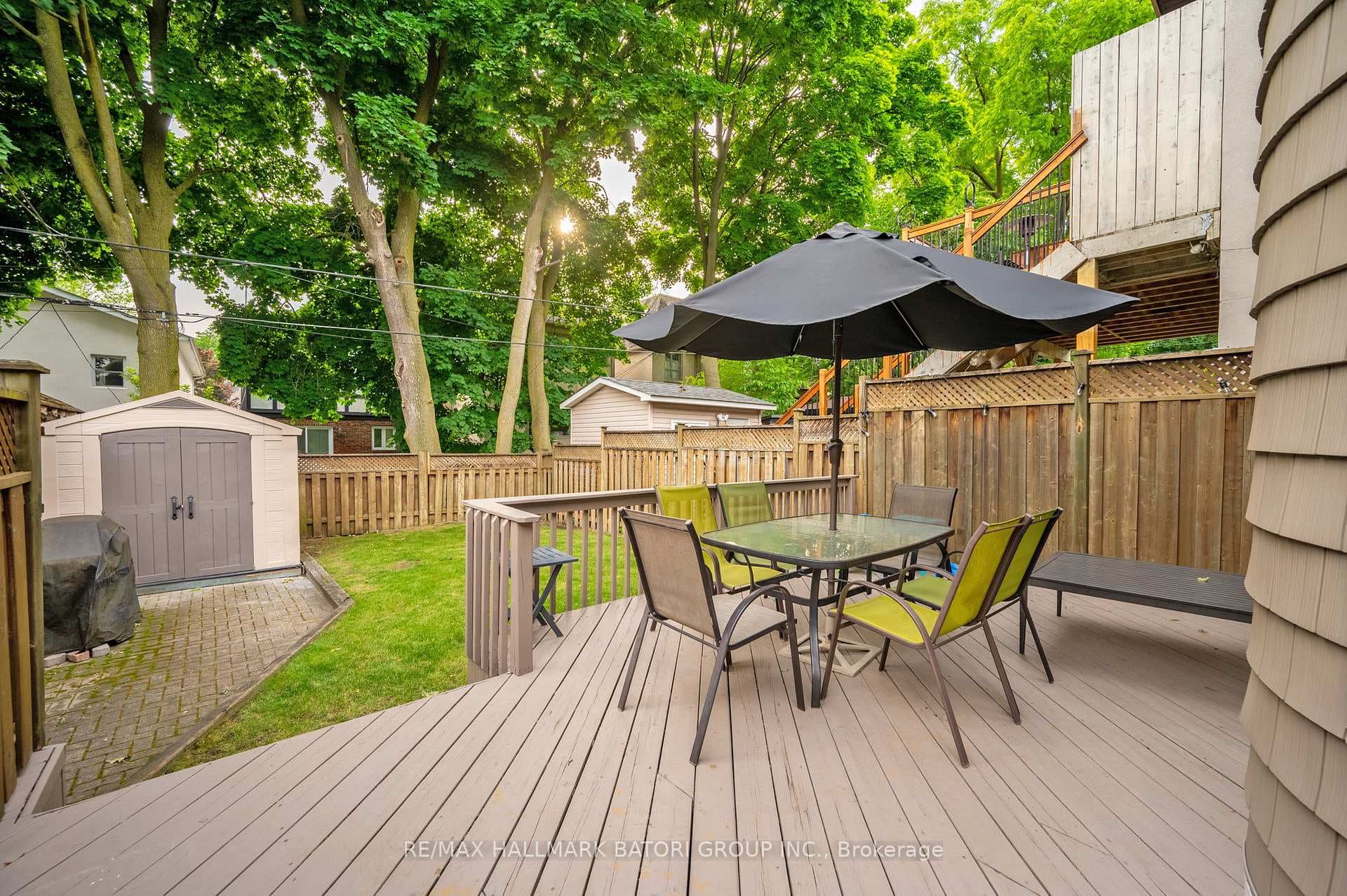 94 Castlewood Road photo 32