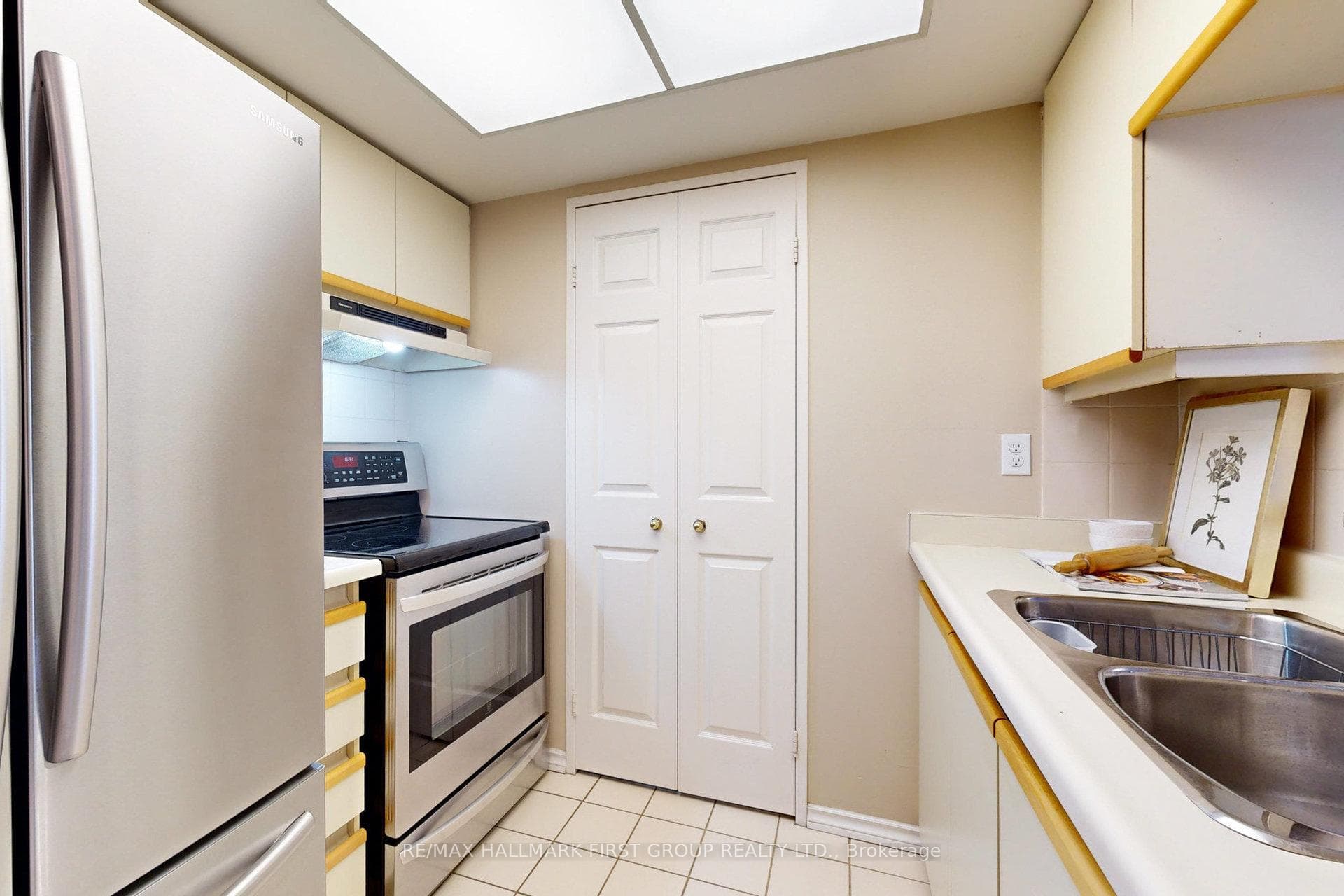 285 Enfield Place Unit 2308 photo 9