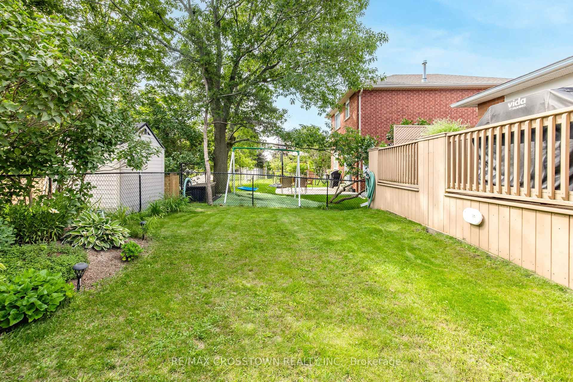 11 Revelstoke Court photo 49