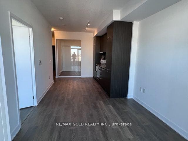 10 Honeycrisp Crescent Unit 1019 photo 4