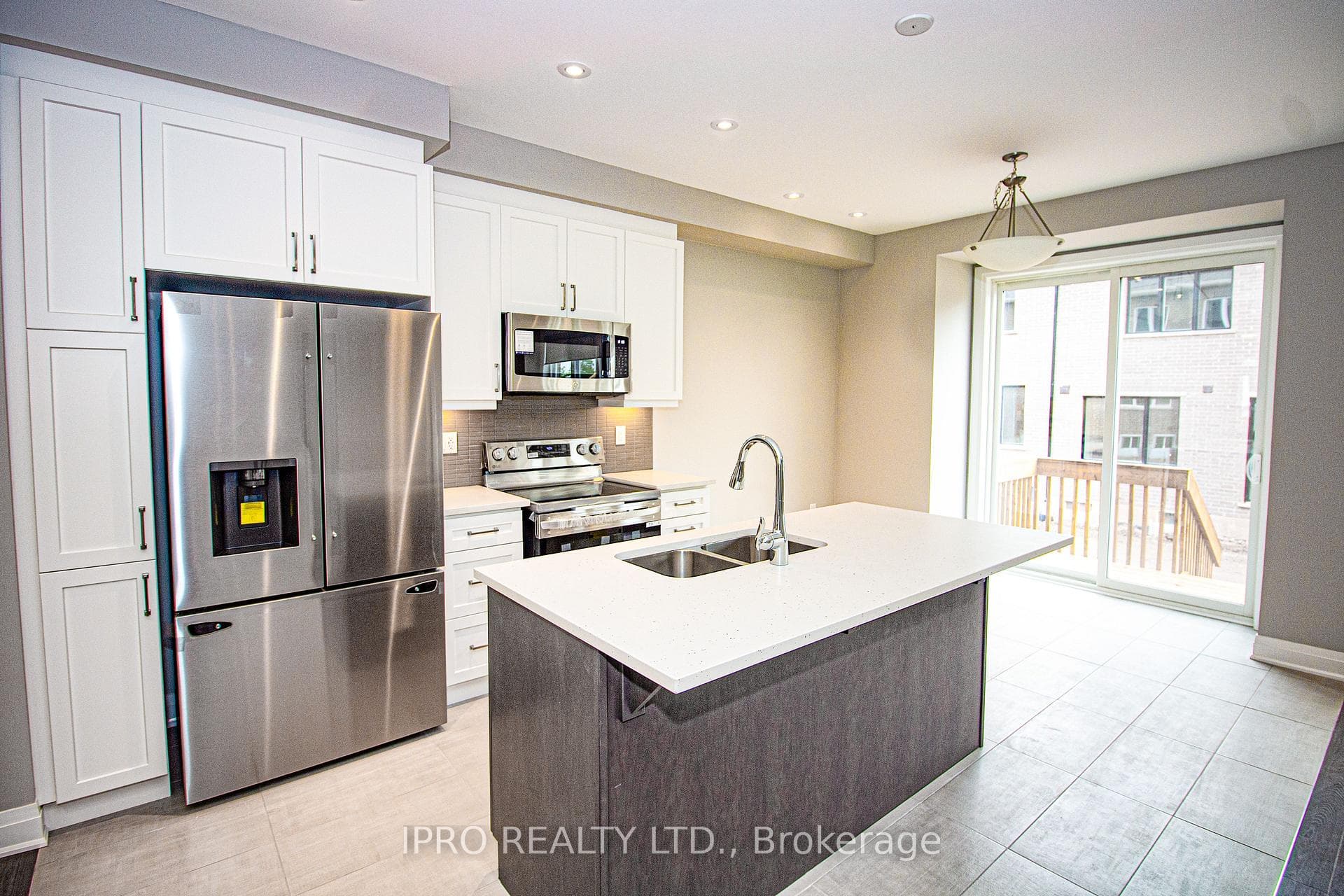 3021 Bramall Garden N/A photo 4