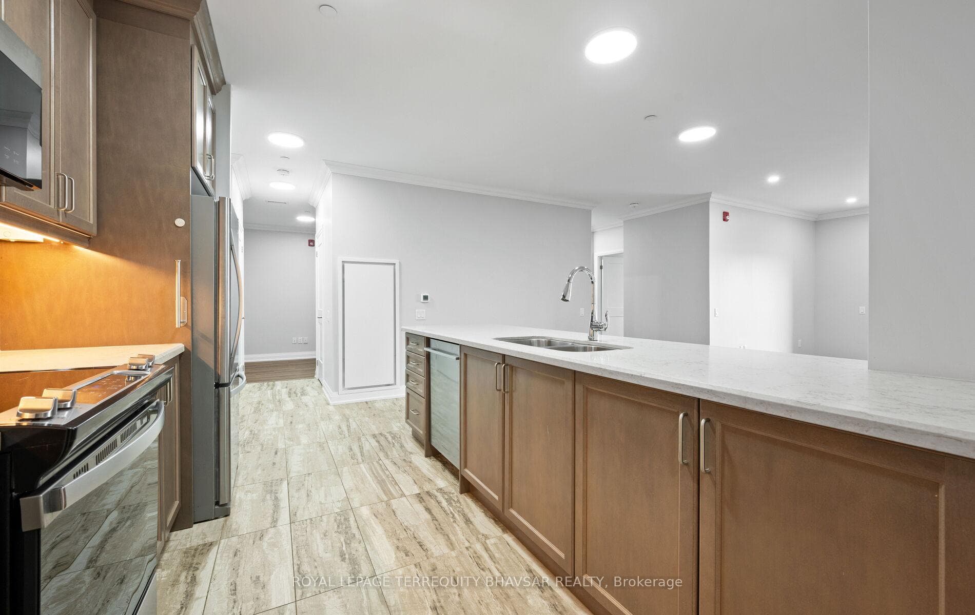 830 Megson Terrace Unit 621 photo 15