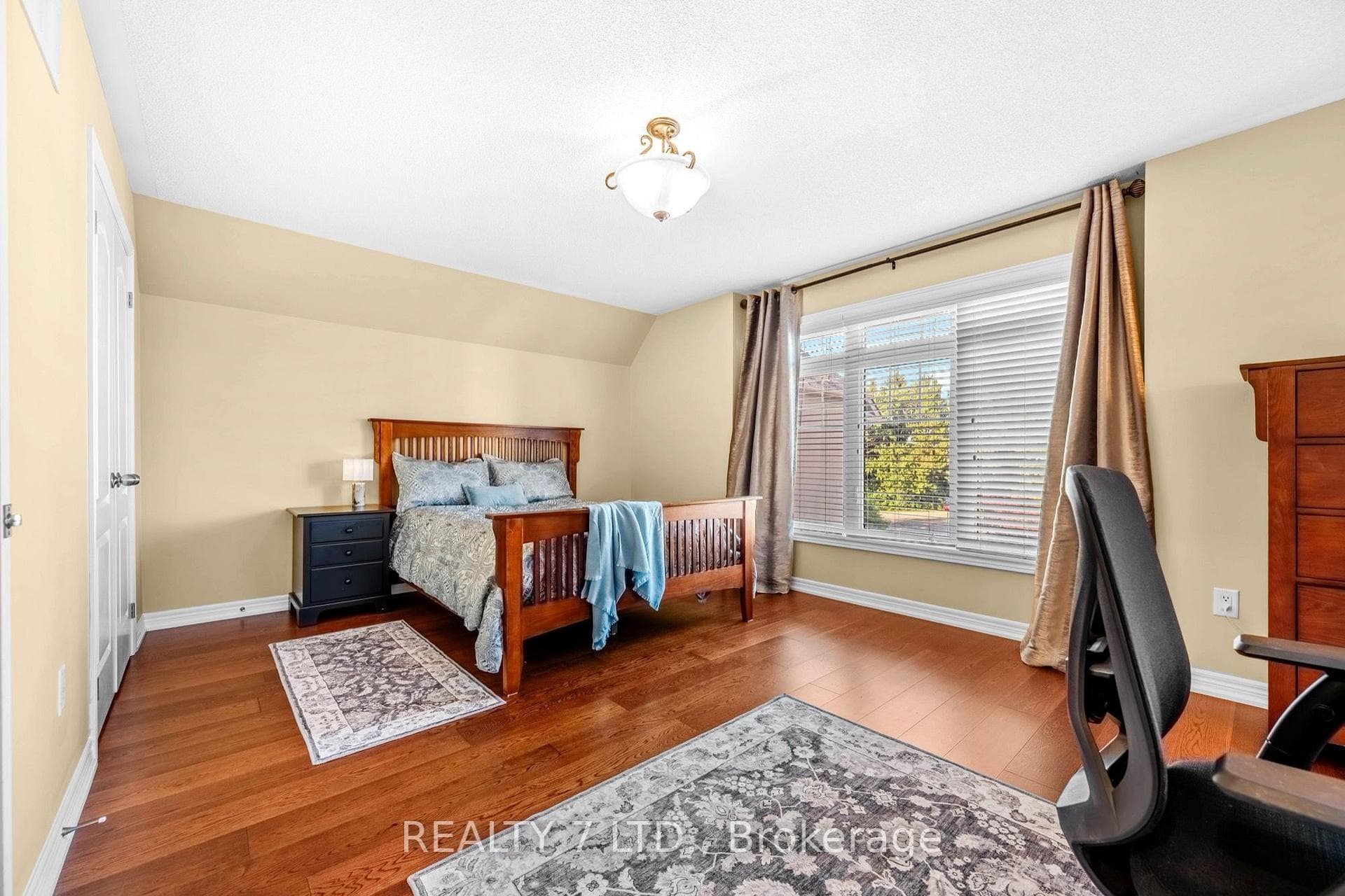 3217 Swiss Court photo 36