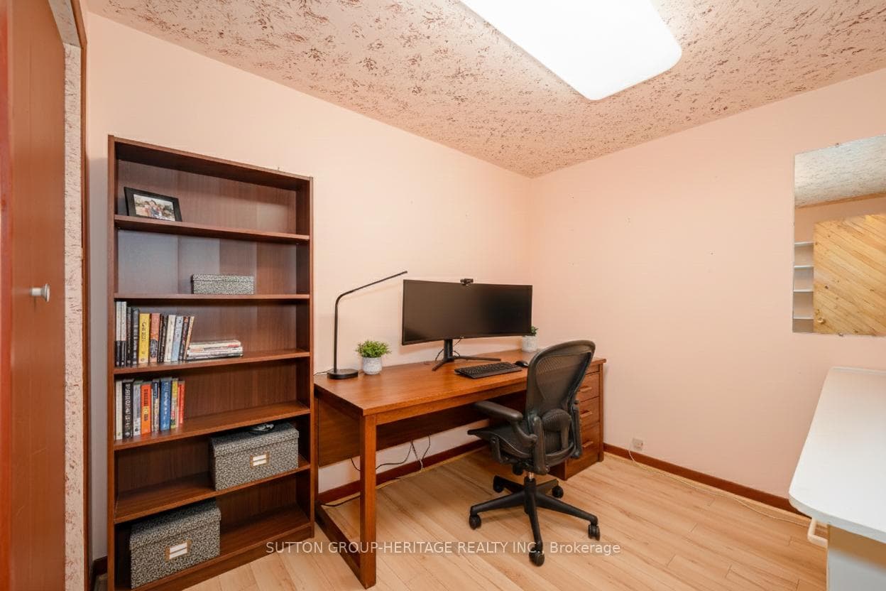 Virtually Staged Office