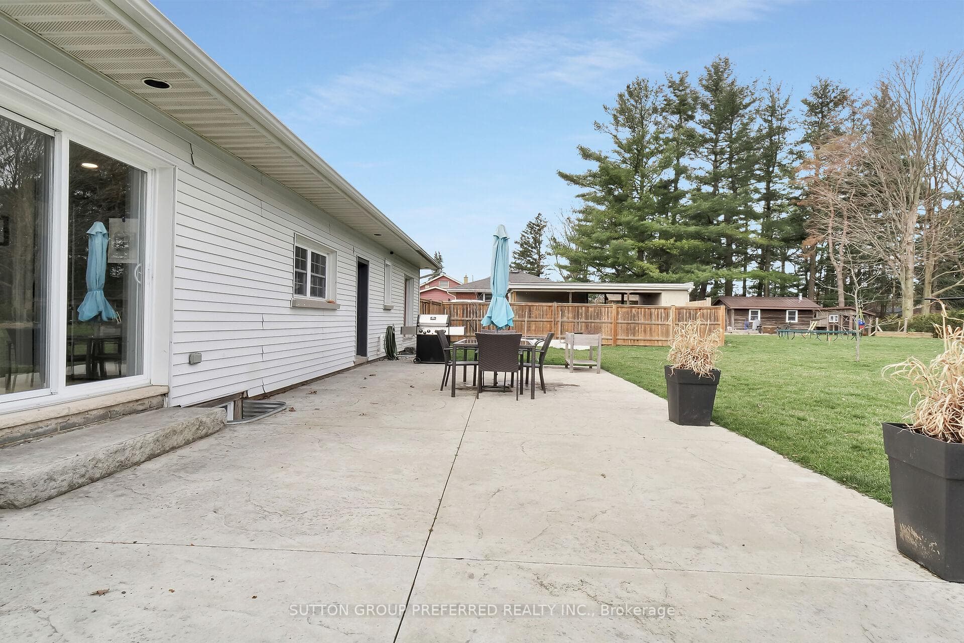 Huge newer stamped concrete patio