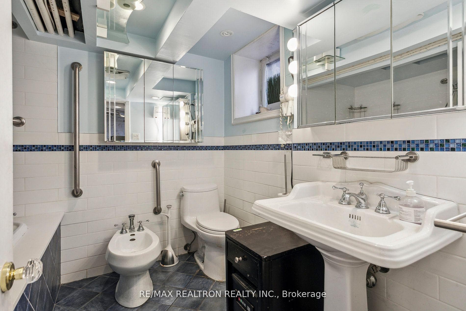 177 Dowling Avenue photo 32