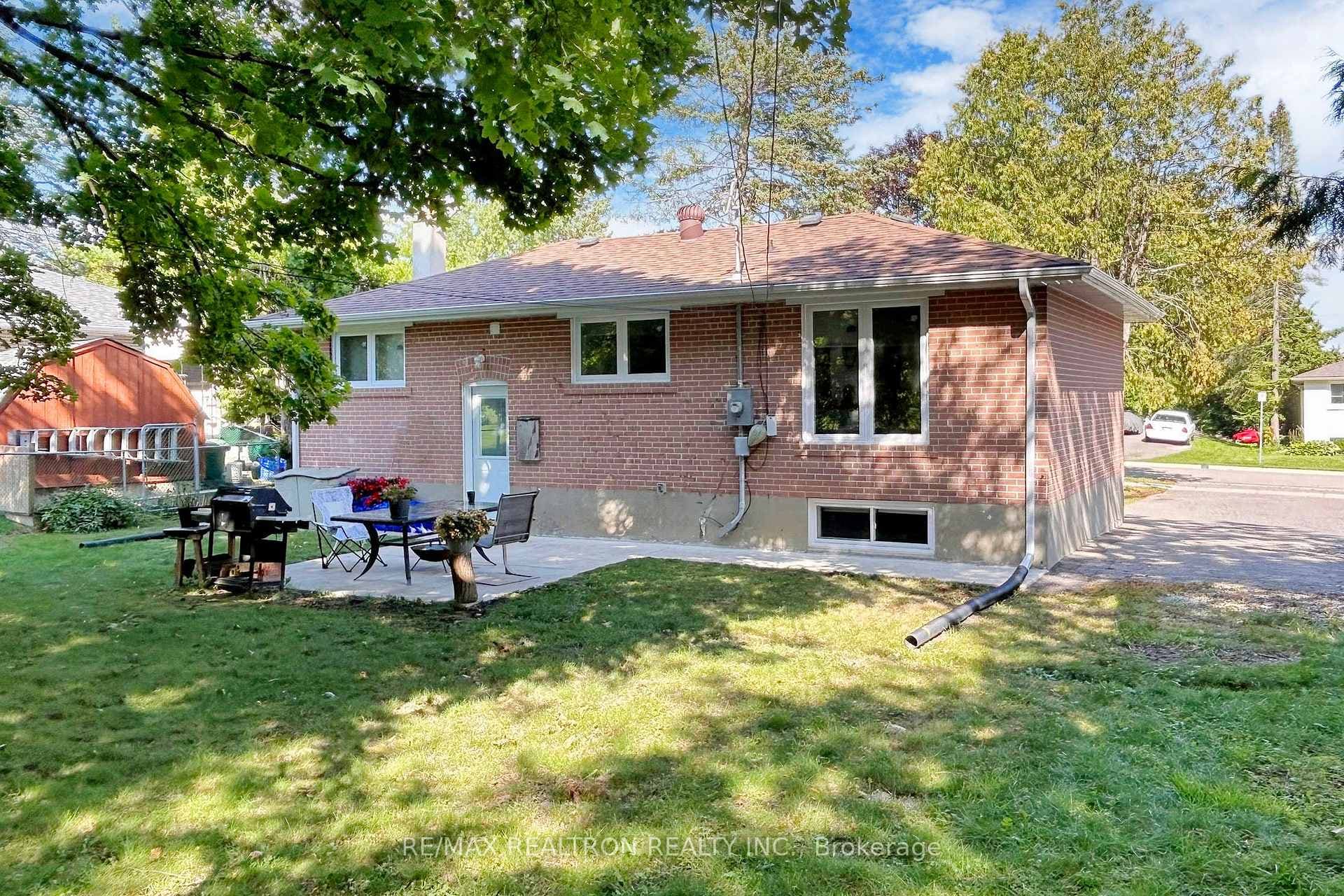 53 Foreht Crescent photo 37