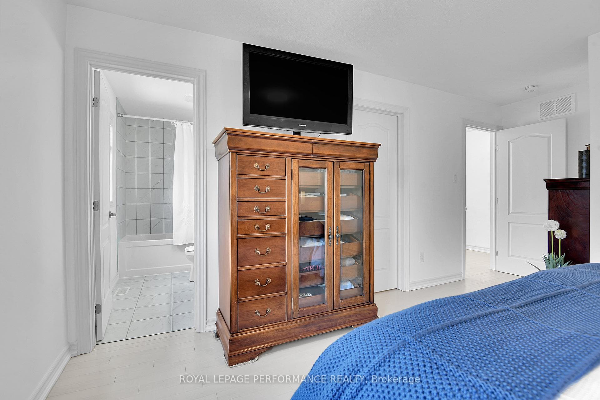 281 Meynell Road photo 19