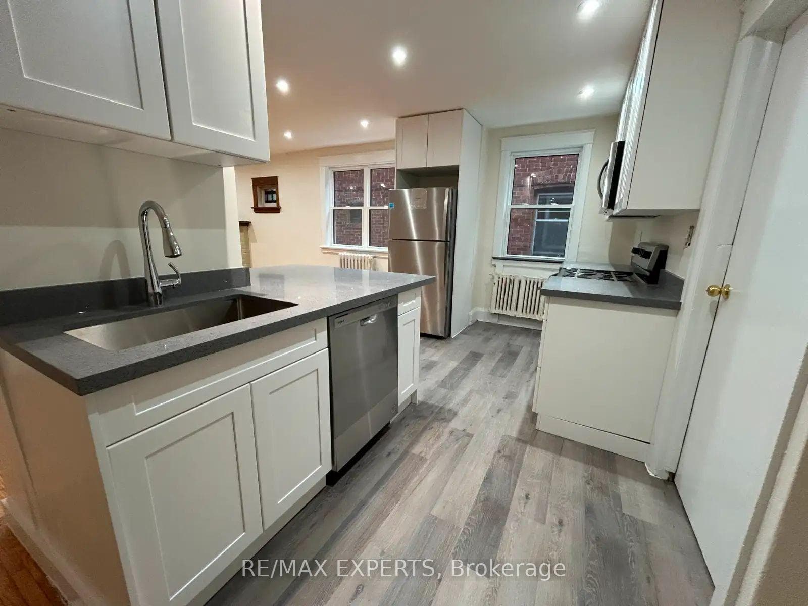 52 Scarboro Beach Boulevard photo 4