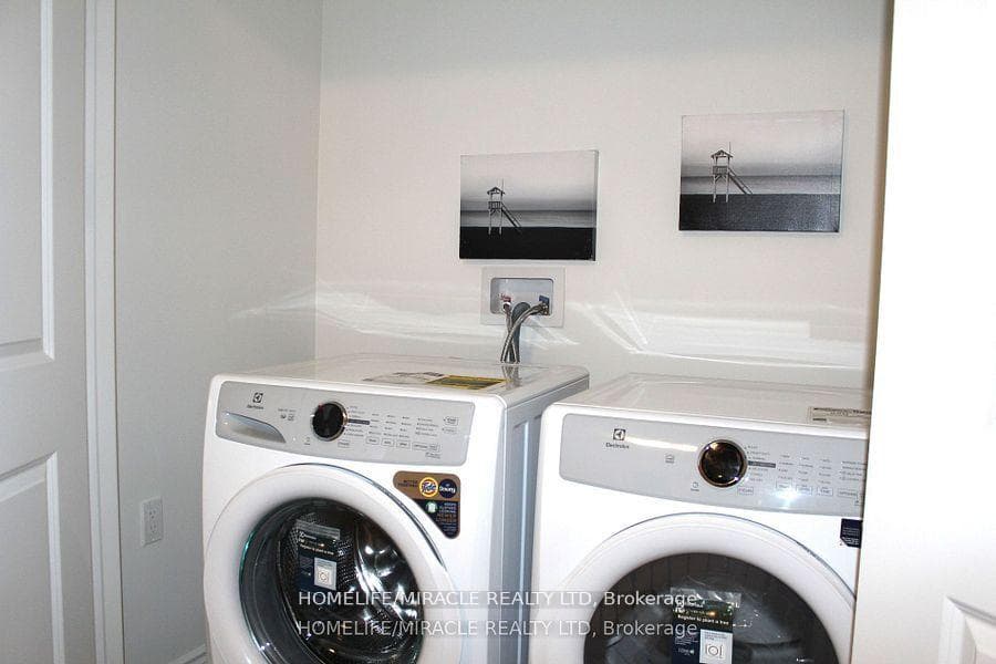 94 BERMONDSEY Way photo 18