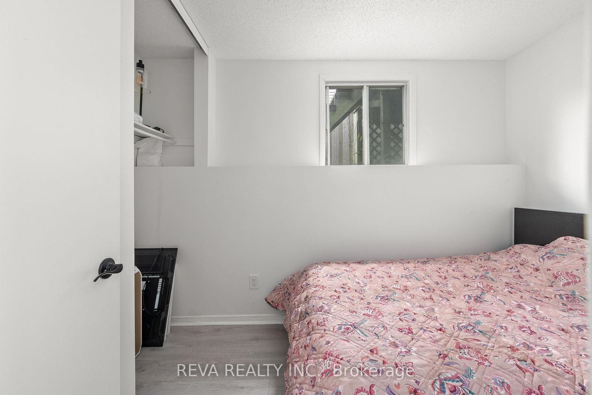1421 Ritson Road photo 20