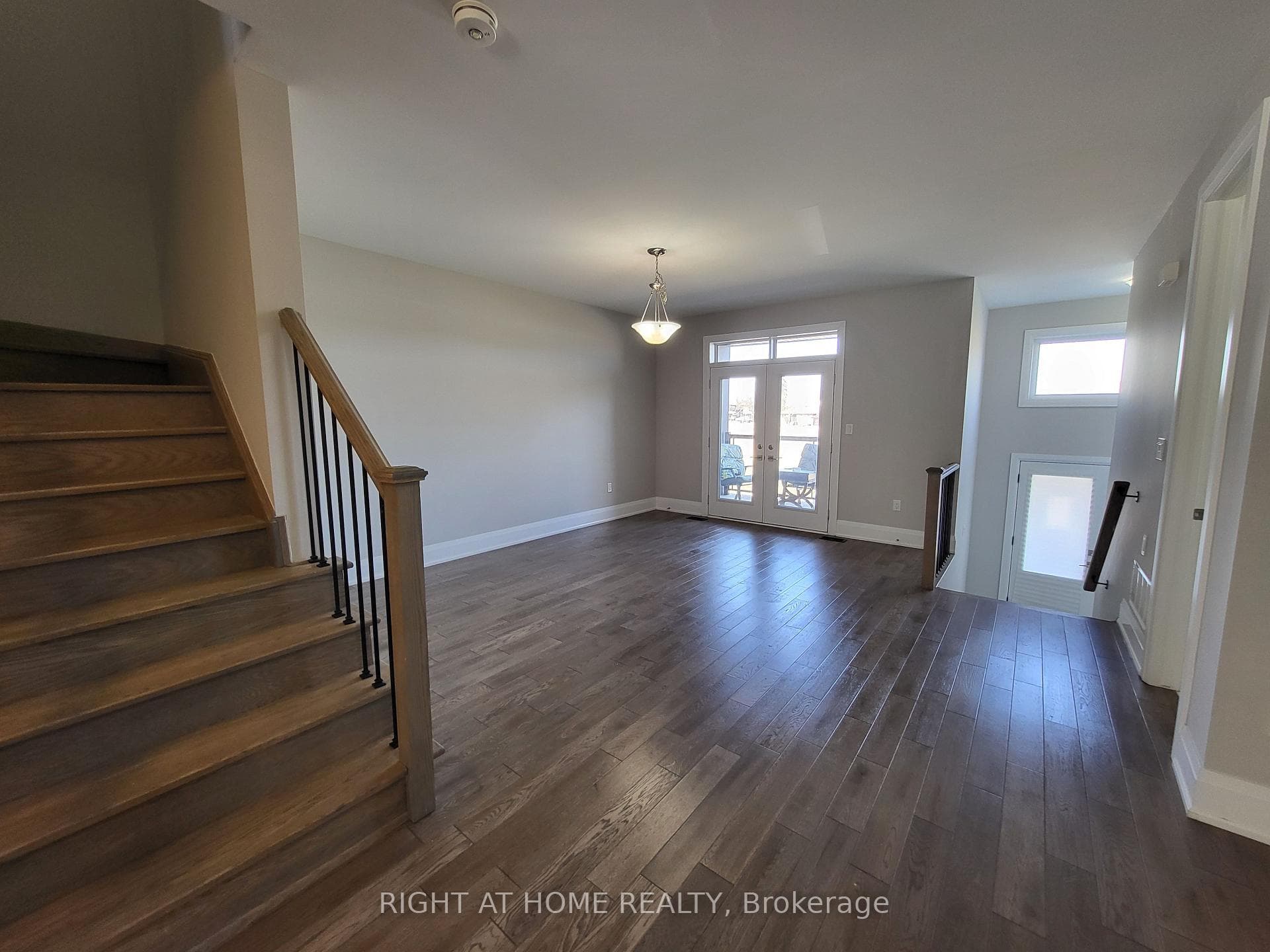 17 Father Redmond Way photo 8