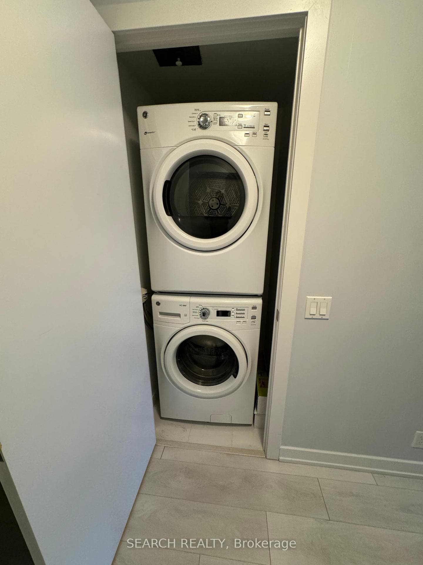 2220 Lakeshore Boulevard Unit 410 photo 7