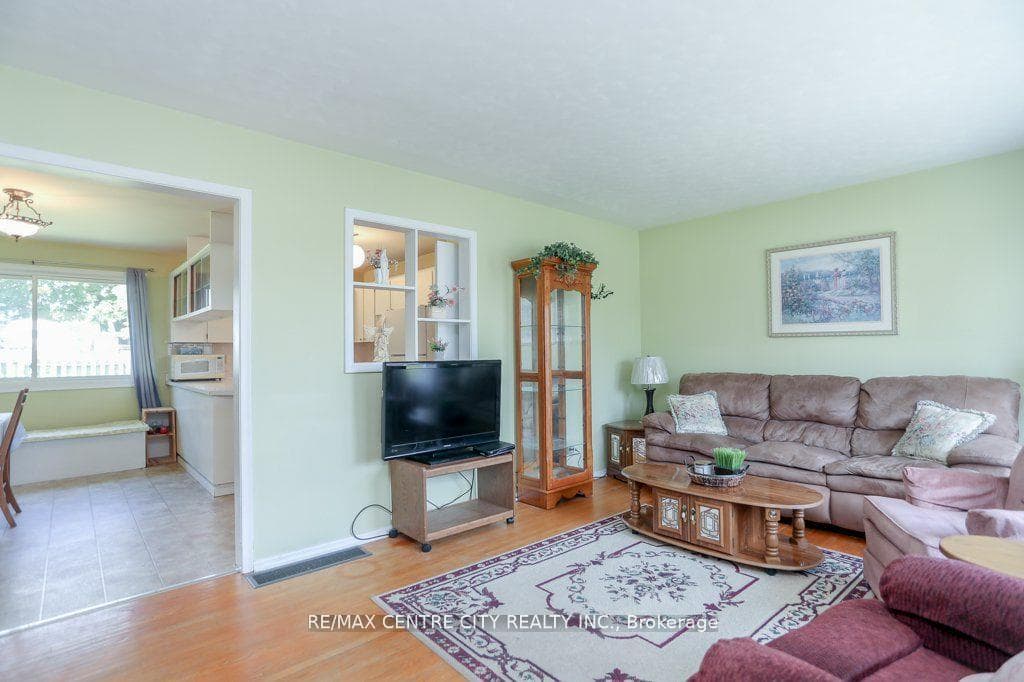82 Fairview Avenue photo 6