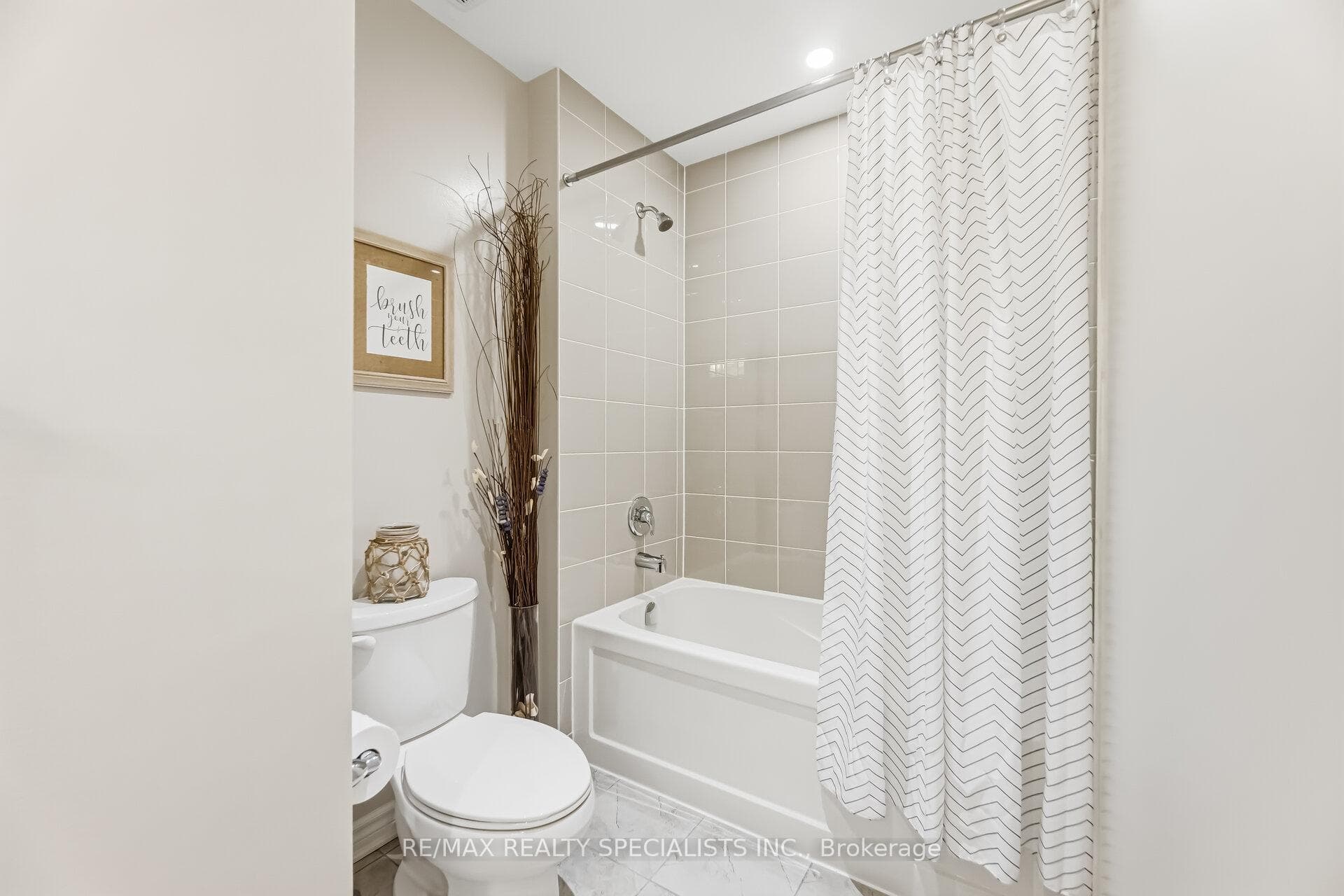 366 Emmett Landing photo 33