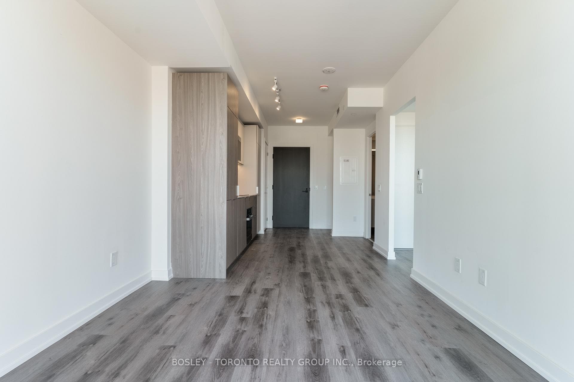 28 Eastern Avenue Unit 808 photo 14
