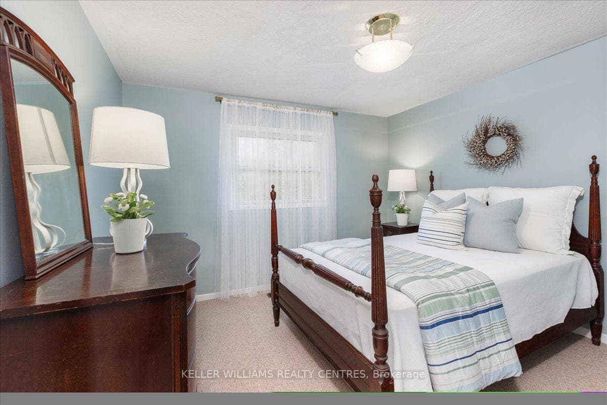38 Lyons Lane photo 25