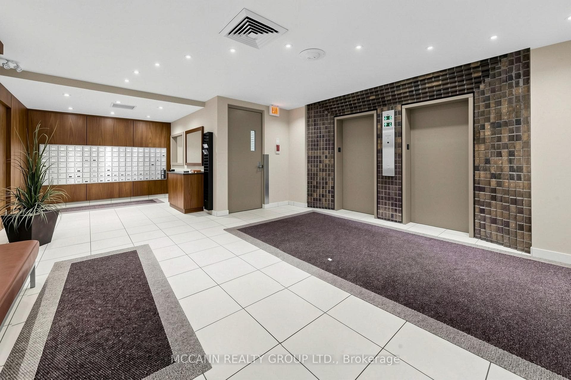 720 Spadina Avenue Unit 1510 photo 32