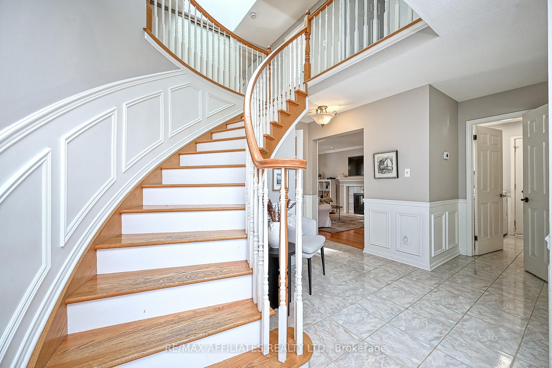 6149 Voyageur Drive photo 3
