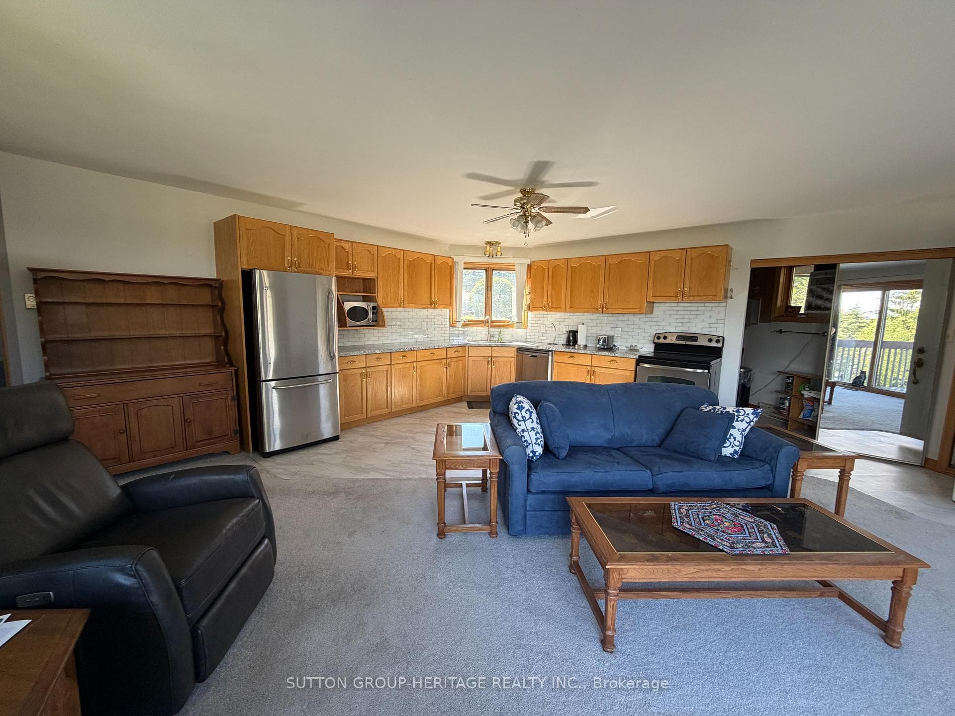 19 Robinglade Avenue Unit Upper photo 3