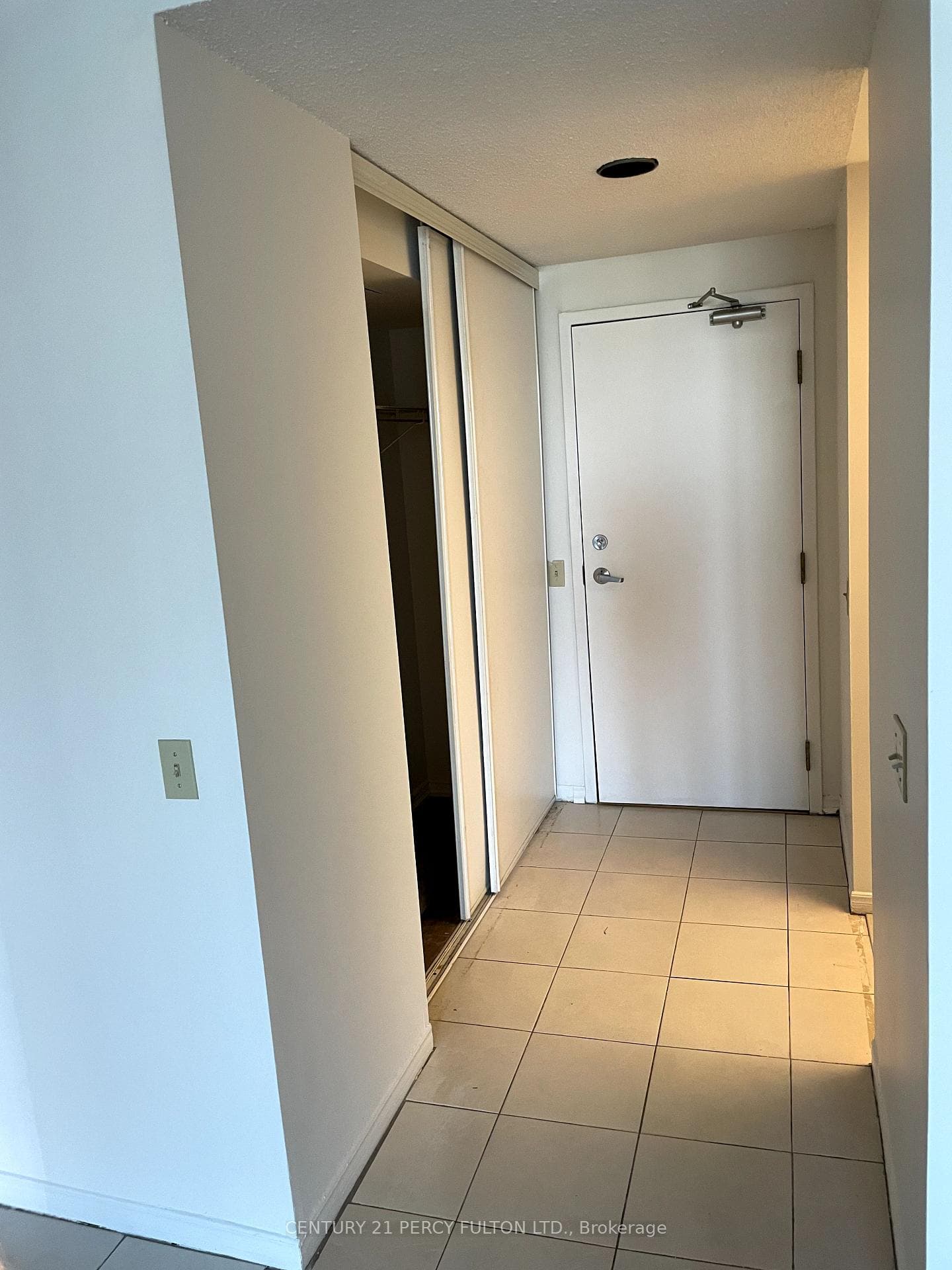 7 Bishop Avenue Unit 1703 photo 2