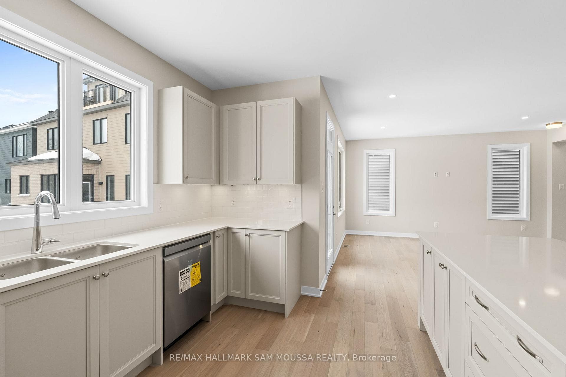410 Euphoria Crescent photo 17
