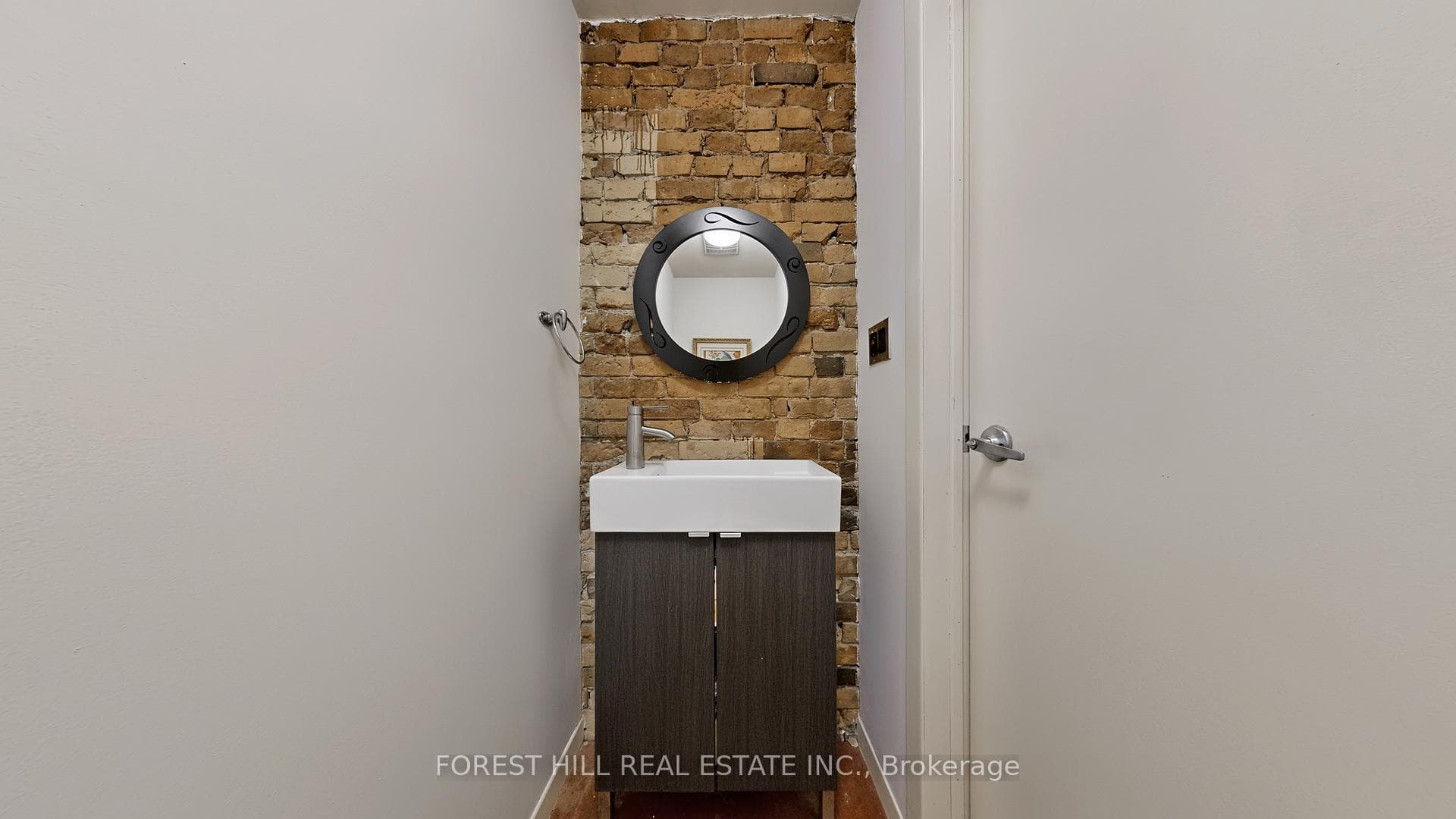 56 Triller Avenue photo 12