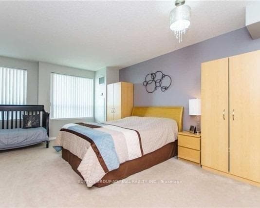 39 Oneida Crescent Unit 902 photo 11