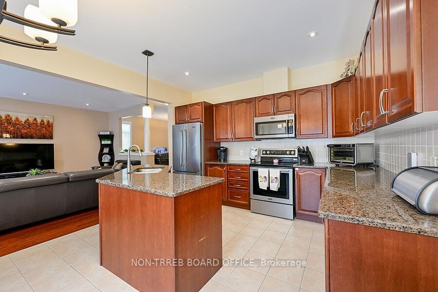 12 Edgehill Drive photo 5