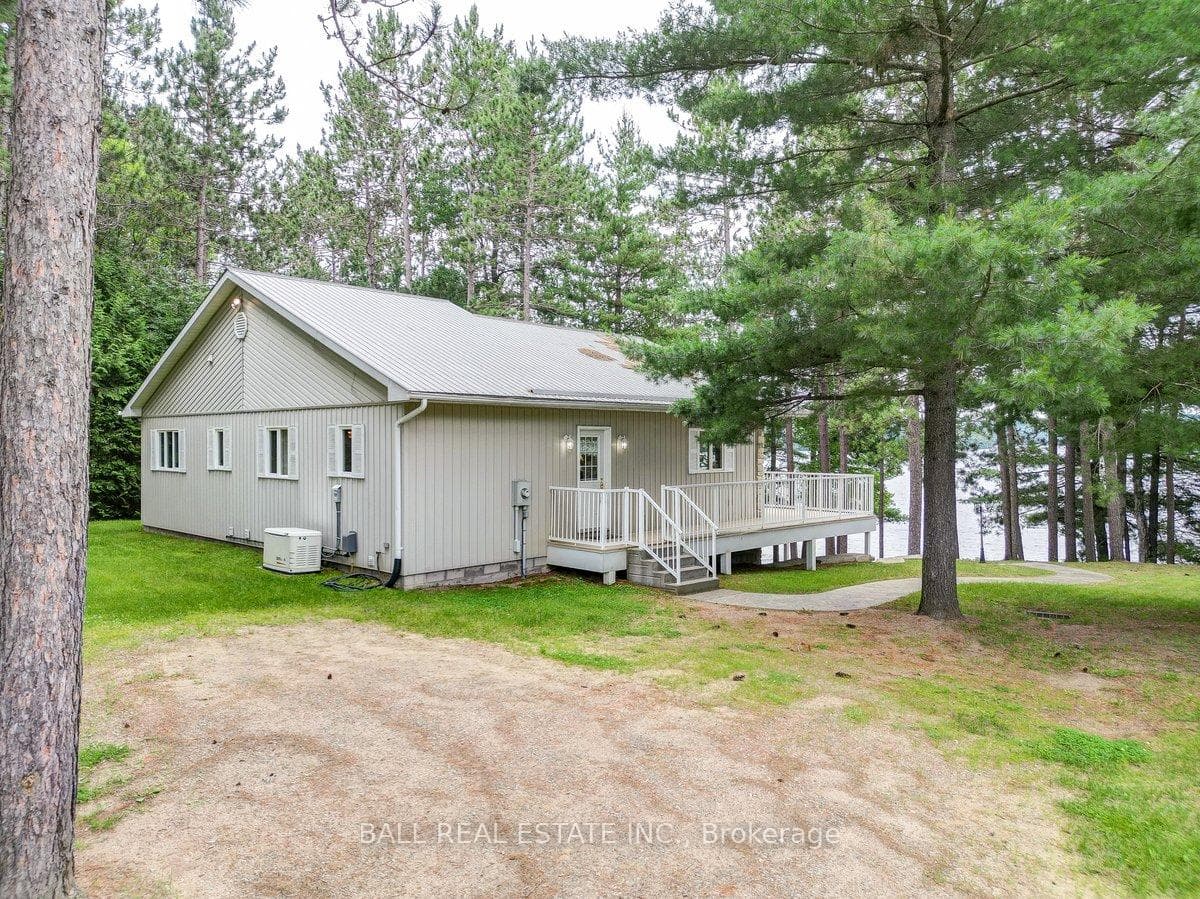 1586 North McKenzie Lake Road photo 17