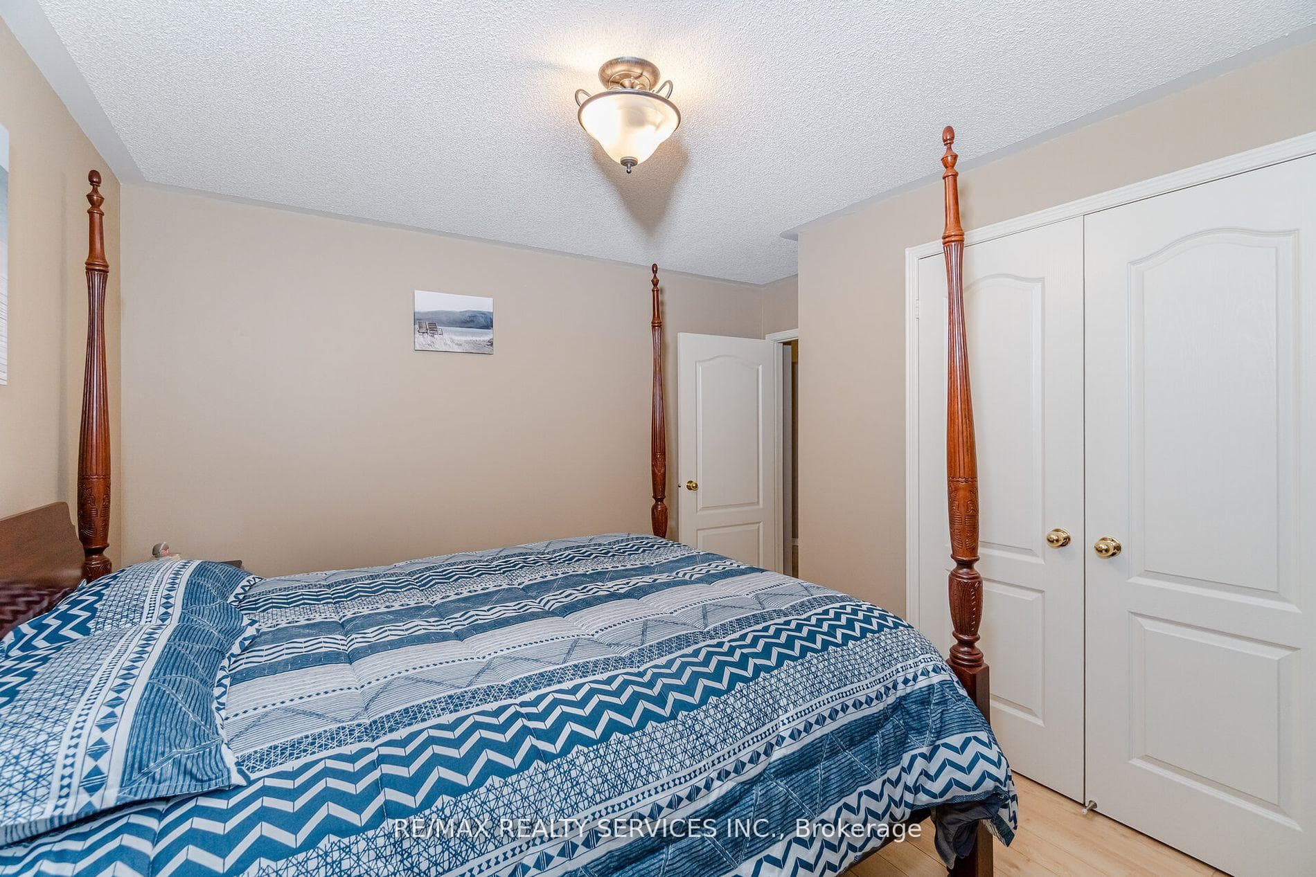 7 Amboise Crescent photo 31