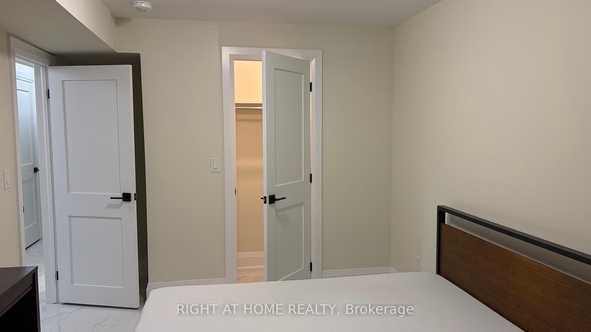 88 Brunswick Avenue Unit Apt 1 photo 9