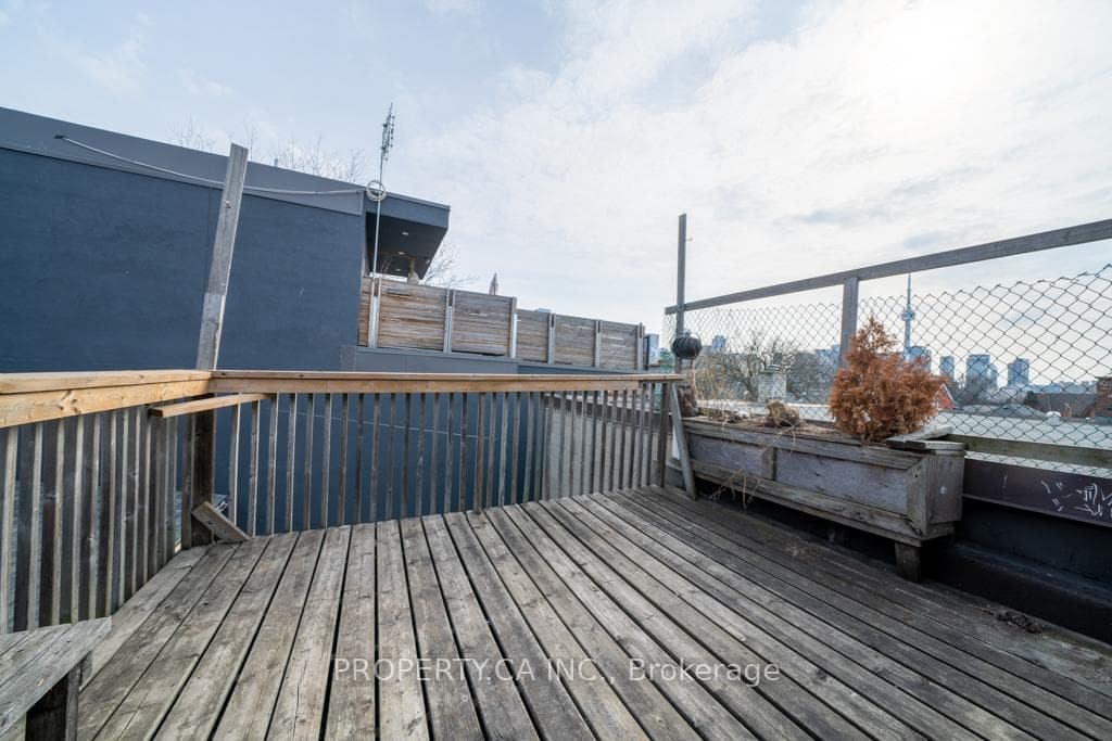 281 Augusta Avenue Unit 2-3 photo 12