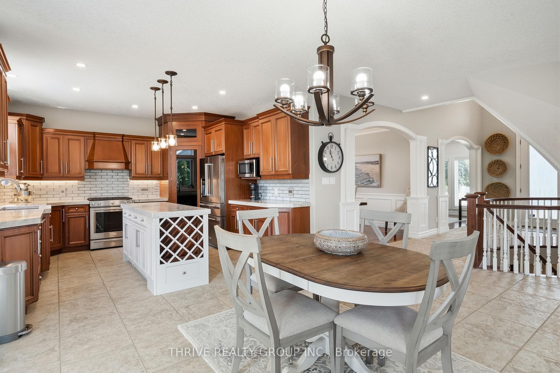 944 Collins Drive photo 8
