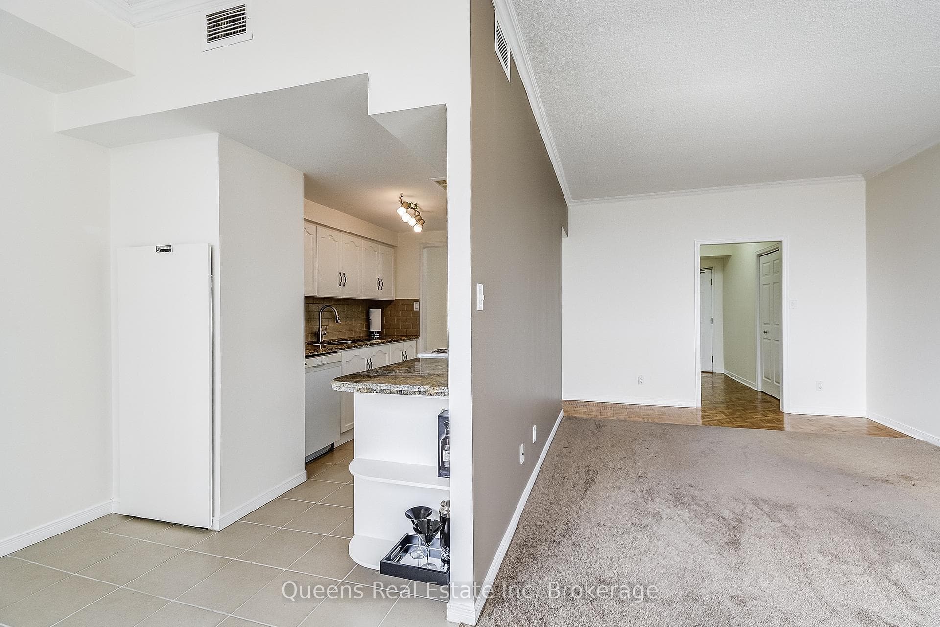 200 Limeridge Road Unit 803 photo 30