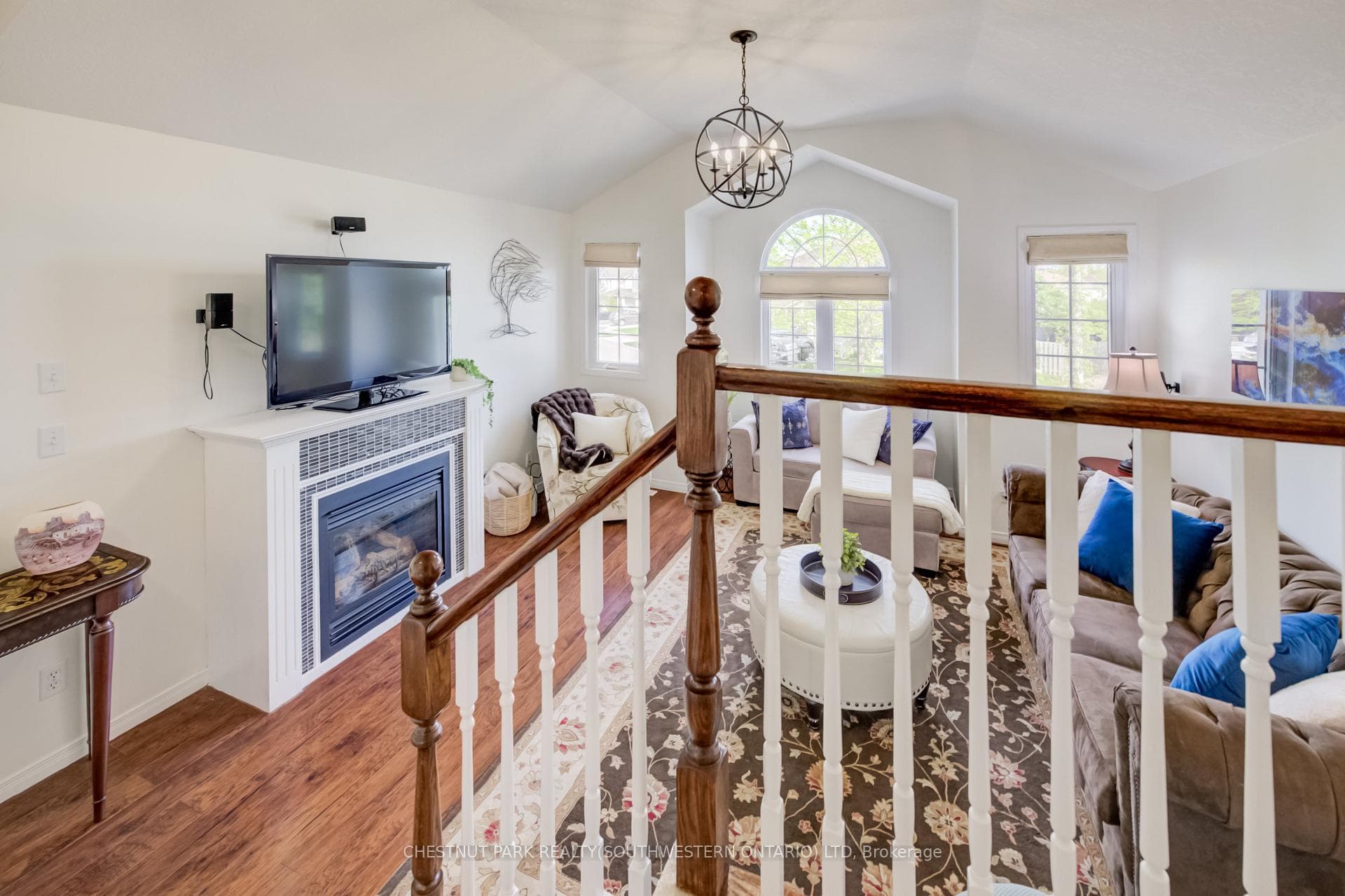 295 Oprington Place photo 23