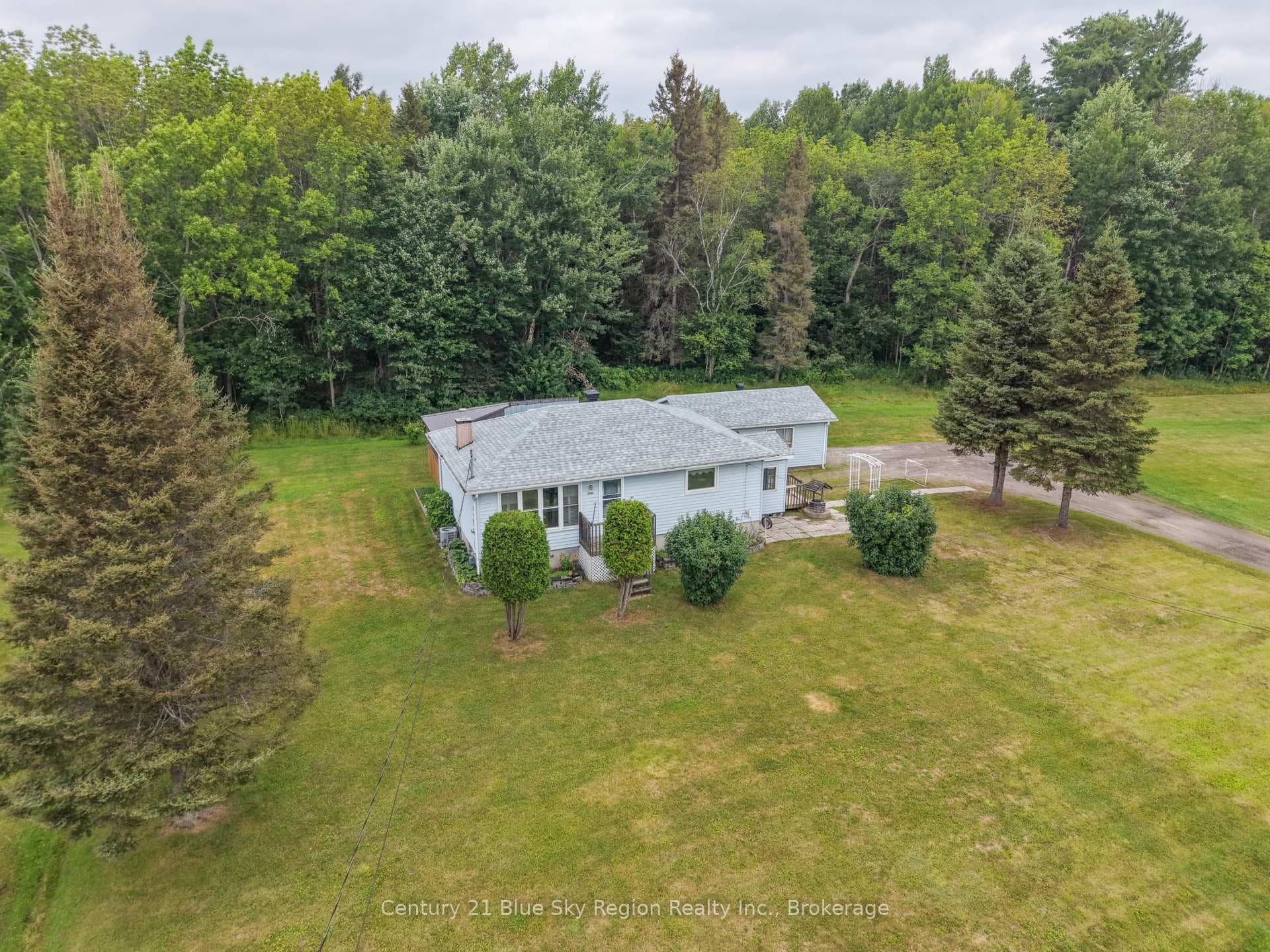 1272 Lakeshore Drive photo 2