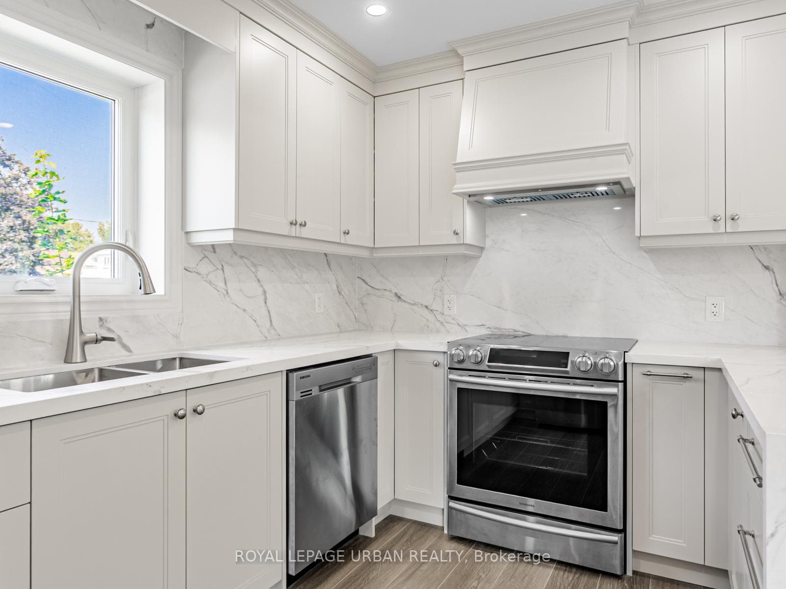 1627 Woodbine Heights Boulevard Unit Main photo 17