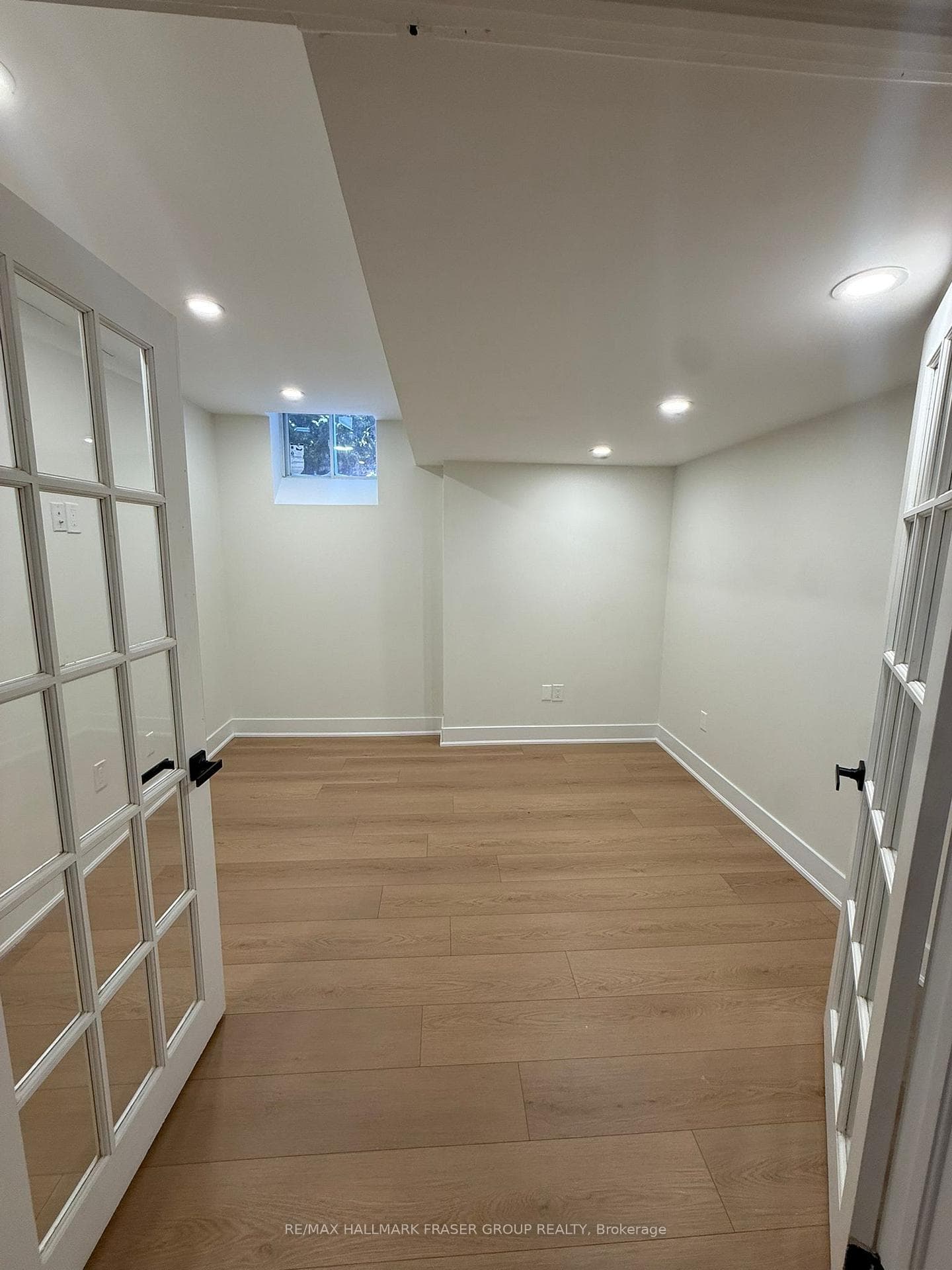 176 Tormina Boulevard Unit Basement photo 12