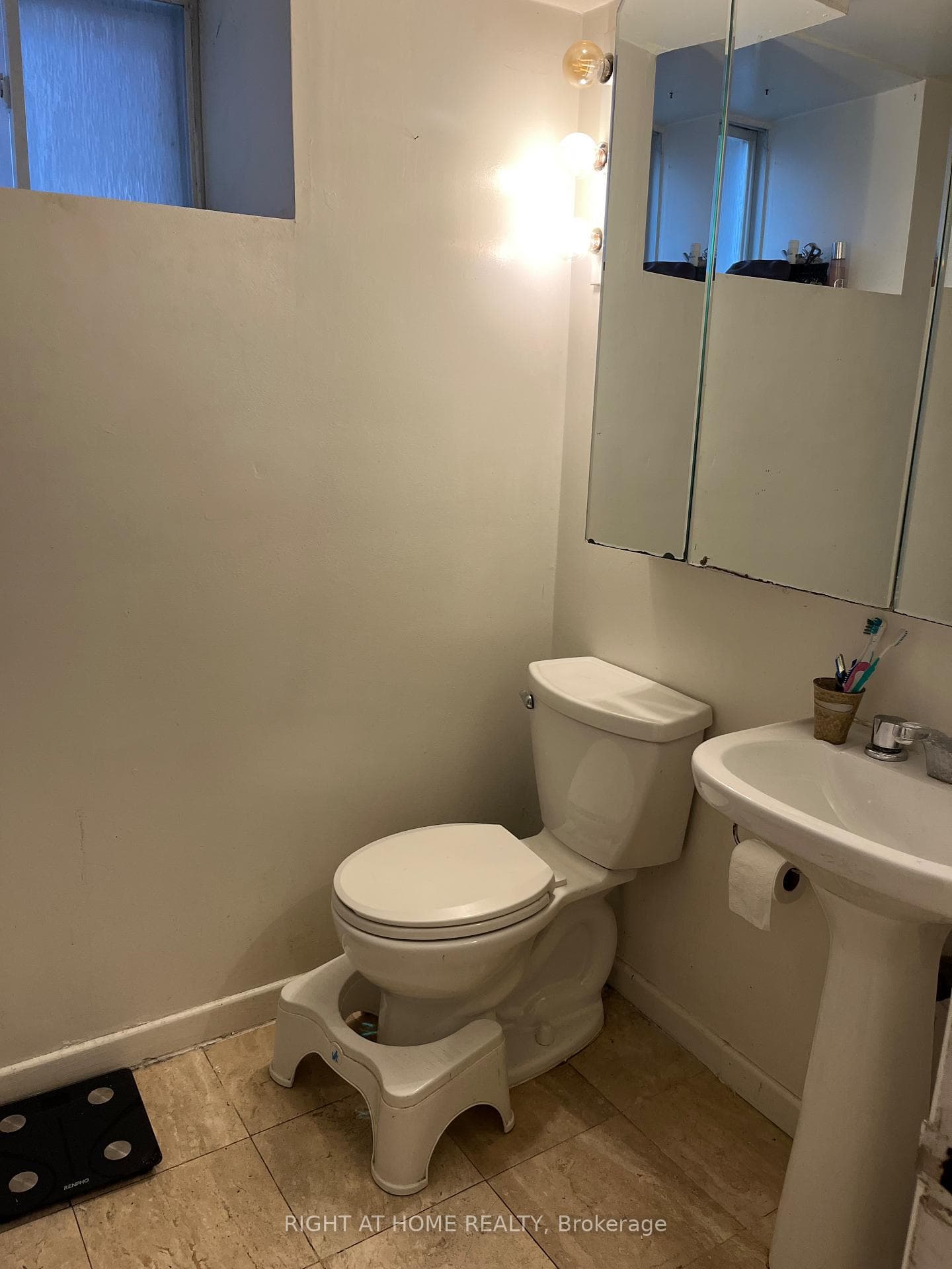 157 Medland Street photo 6