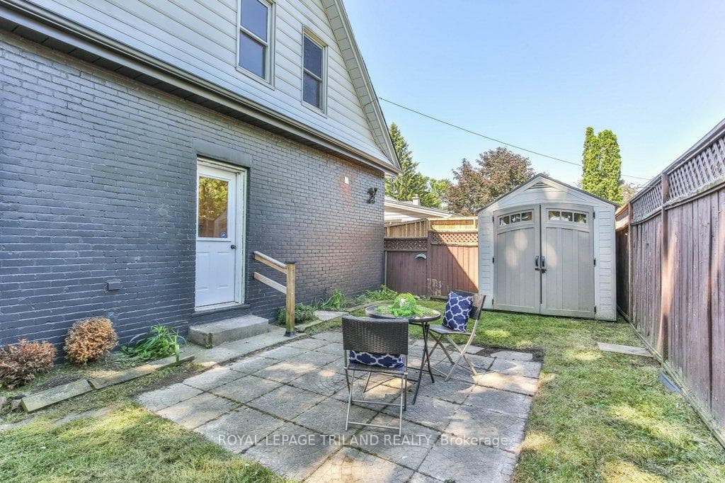93 MALAKOFF Street photo 36