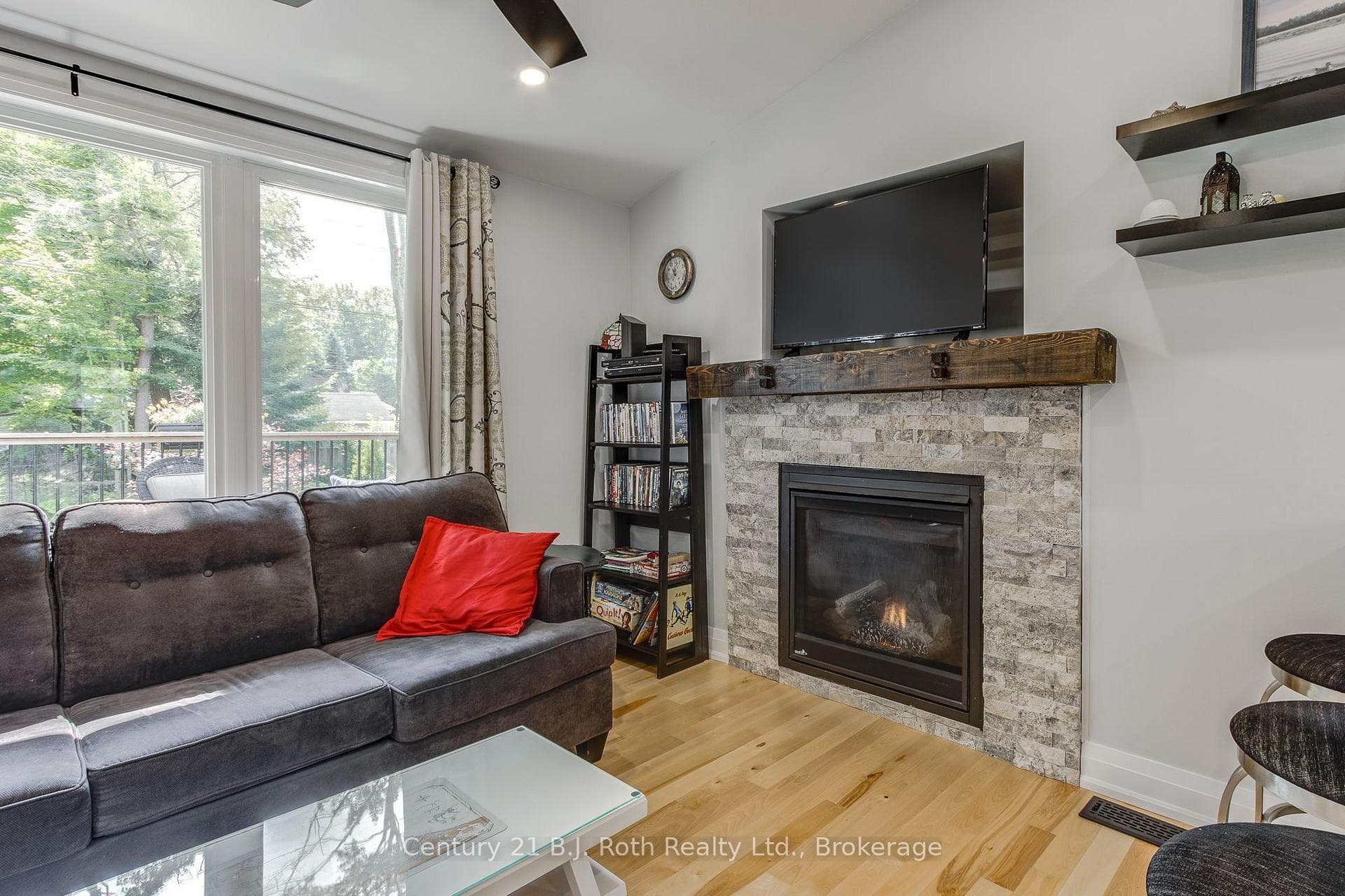 8 Arbor Road photo 3