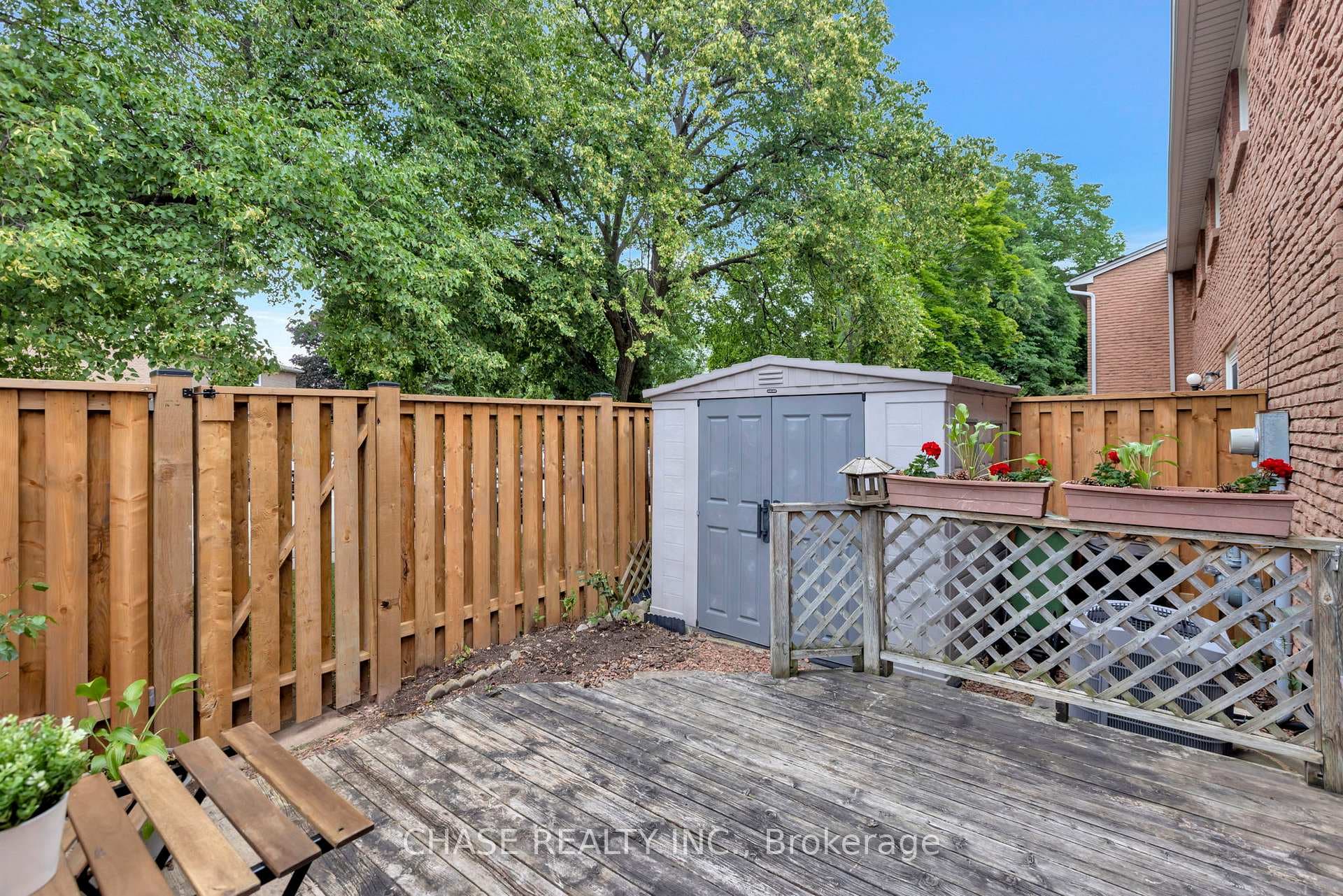 151 Gateshead Crescent Unit 116 photo 27